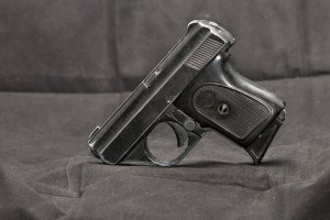 A small automatic pistol is seen in this file photo. (Credit: iStock / Getty Images Plus)