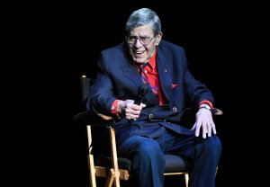 Jerry Lewis speaks in Las Vegas on September 12, 2016. (Credit: Ethan Miller/Getty Images)