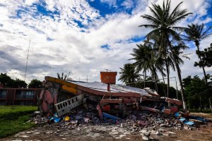 View of a collapsed hotel in Juchitan de Zaragoza, state of Oaxaca on Sept. 10, 2017, following the 8.2 magnitude earthquake that hit Mexico's Pacific Coast. (Credit: Ronaldo Schemidt/AFP/Getty Images)