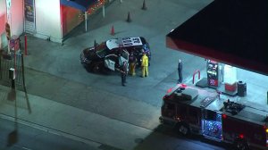 Police respond to a carjacking in East Hollywood on Sept. 27, 2017. (Credit: KTLA)