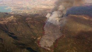 The Wildomar Fire leaves a scar as it burns through the Cleveland National Forest on Oct. 26, 2017. (Credit: KTLA)