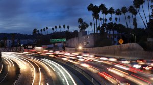 Motorists travel along the 101 Freeway in Hollywood. (Credit: Mel Melcon/Los Angeles Times)