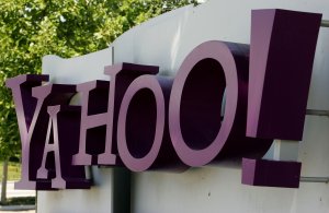 A sign is seen in front of the Yahoo! headquarters July 18, 2006, in Sunnyvale, California. (Credit: Justin Sullivan / Getty Images)