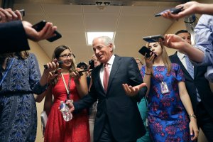 Sen. Bob Corker (R-TN) talks to reporters as he heads to the U.S. Capitol for a vote on July 31, 2017. (Credit: Chip Somodevilla / Getty Images)