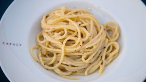 Spaghetti Cacio e Pepe is made at the new Eataly inside the Westfield Century City Plaza. (Credit: Gina Ferazzi / Los Angeles Times)