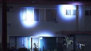 Authorities respond to a barricade situation in Boyle Heights on Dec. 29, 2017. (Credit: KTLA)