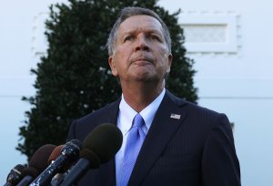 Ohio Governor John Kasich speaks to members of the media outside the West Wing November 10, 2016 at the White House in Washington, DC. (Credit: Alex Wong/Getty Images)