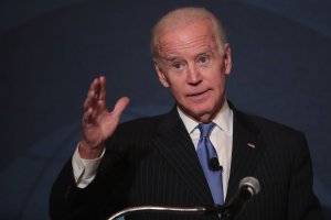 Former vice president Joe Biden speaks to the Chicago Council on Global Affairs on Nov. 1, 2017. (Credit: Scott Olson / Getty Images)