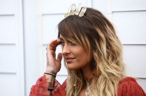 Paris Jackson poses at Flemington Racecourse on November 7, 2017 in Melbourne, Australia. (Credit: Graham Denholm/Getty Images for the VRC)