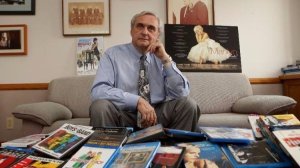 Judge Alex Kozinski of the U.S. 9th Circuit Court of Appeals is shown in his chambers in 2015. (Credit: Irfan Khan / Los Angeles Times)