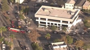 Long Beach police respond to reports of an active shooter on East San Antonio Drive on Dec. 29, 2017. (Credit: KTLA)