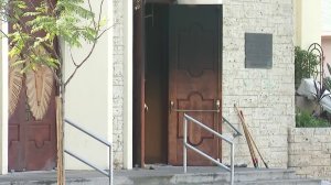 The entrance to Resurrection Church in Boyle Heights is seen after it was damaged in a fire on Jan. 25, 2018. (Credit: KTLA)