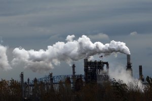 Philadelphia Energy Solutions is seen Oct. 24, 2014 in Philadelphia, Pennsylvania. (Credit: Spencer Platt/Getty Images)