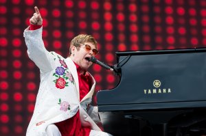 Elton John performs live at Twickenham Stoop in London, England, on June 3, 2017. (Credit: Ian Gavan / Getty Images for Harlequins)