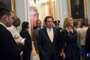 Casino magnate Steve Wynn, center, walks to a closed-door Senate GOP conference meeting on Capitol Hill, June 27, 2017. (Credit: Drew Angerer / Getty Images)