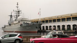 The Viktor Leonov CCB-175, a Russian Navy intelligence warship, is docked to a pier in Old Havana on Jan. 20, 2015, in Havana, Cuba. (Credit: Chip Somodevilla/Getty Images)