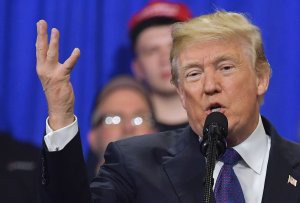 US President Donald Trump delivers remarks at Sheffer Corporation in Blue Ash, Ohio on February 5, 2018. (Credit: MANDEL NGAN/AFP/Getty Images)