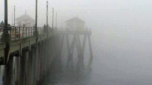  A woman disappeared after plunging from Huntington Beach Pier on Feb. 7, 2018. (Credit: KTLA)