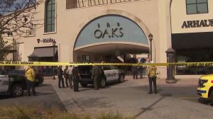 Police respond to a fatal shooting at the Oaks mall in Thousand Oaks on March 17, 2018. (Credit: OnScene.TV)