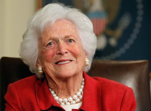 Barbara Bush talks with Republican presidential candidate, former Massachusetts Gov. Mitt Romney at Former President George H. W. Bush's office on March 29, 2012 in Houston, Texas. (Credit: Tom Pennington/Getty Images)