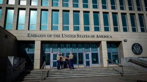 Marines stand outside the U.S. Embassy in Havana on Feb. 21, 2018. (Credit: ADALBERTO ROQUE/AFP/Getty Images)