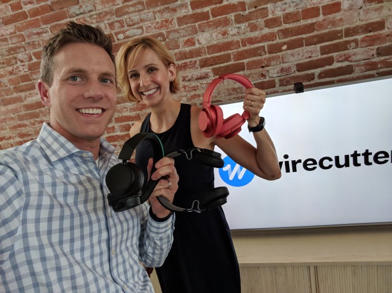 KTLA Tech Reporter Rich DeMuro (Rich on Tech) with Wirecutter's Lauren Dragan