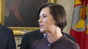 Rep. Mimi Walters addresses President Donald Trump before he signs a bill related to sex trafficking at the White House in Washington, D.C., April 11, 2018. (Credit: Chris Kleponis-Pool/Getty Images)