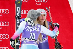 Lindsey Vonn of USA takes 2nd place, Mikaela Shiffrin of USA takes 1st place during the Audi FIS Alpine Ski World Cup Women's Downhill on January 19, 2018 in Cortina d'Ampezzo, Italy. (Credit: Christophe Pallot/Agence Zoom/Getty Images)