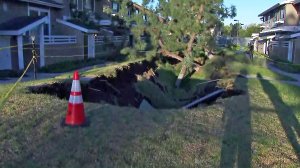 A sinkhole is seen in La Habra on Jan. 24, 2019. (Credit: KTLA)