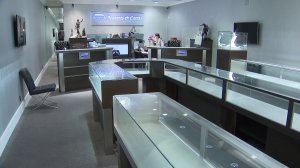 Display cases were emptied at the Nuggets and Carats jewelry store in Laguna Niguel after burglars broke in on March 23, 2019, and stole more than $1 million worth of inventory. (Credit: KTLA)