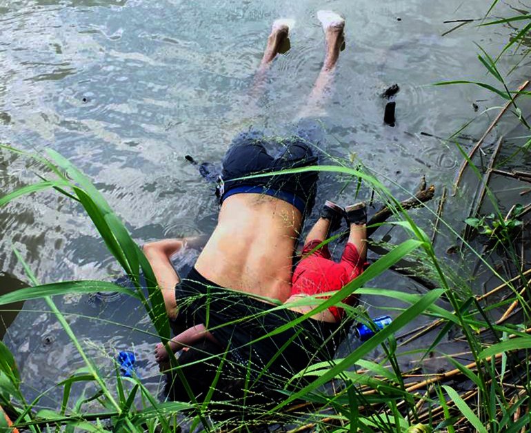 The bodies of Salvadoran migrant Oscar Martinez Ramirez and his daughter, who drowned while trying to cross the Rio Grande – on their way to the U.S. – in Matamoros, Tamaulipas, on June 24, 2019. (Credit: STR/AFP/Getty Images)