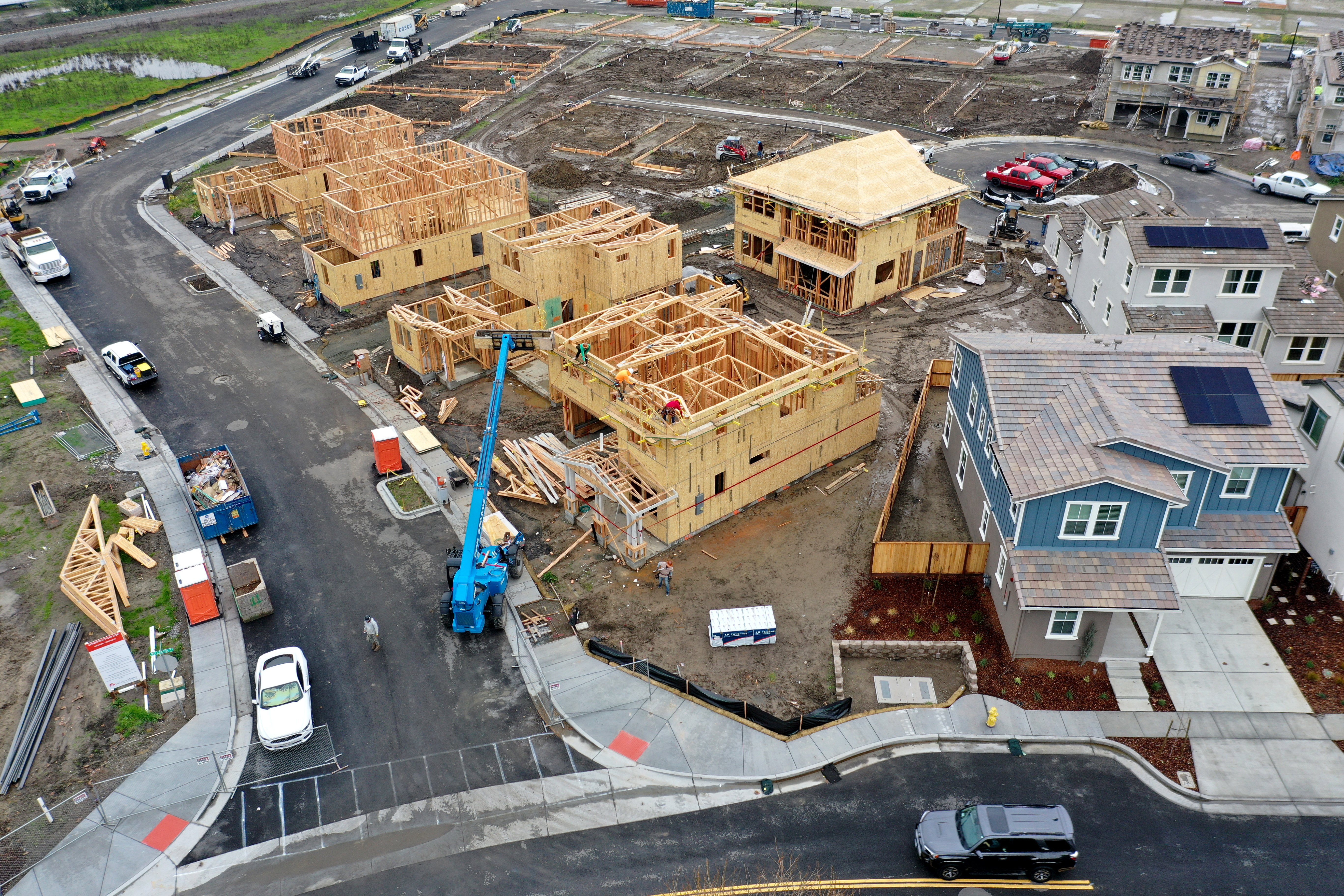 An aerial view of homes under construction at a housing development on Jan. 31, 2019, in Petaluma, California. (Credit: Justin Sullivan/Getty Images)