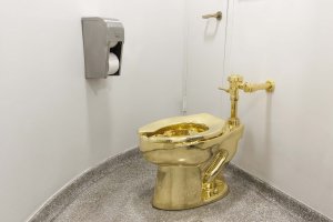 A solid gold toilet stolen from former home of Winston Churchill in England is seen in an undated photo. (Credit: Maurizio Cattel via CNN)