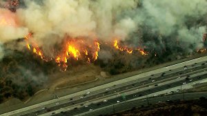 The Getty Fire burns near the 405 Freeway on Oct. 28, 2019. (Credit: KTLA)