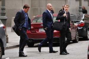 David Correia, center, arrives for an arraignment hearing at a federal court in Manhattan on Oct. 17, 2019. (Credit: Spencer Platt/Getty Images)
