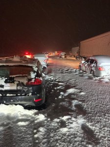 Drivers were stopped on the Grapevine on Dec. 26, 2019. (Credit: @r_t_c_94 via Twitter)