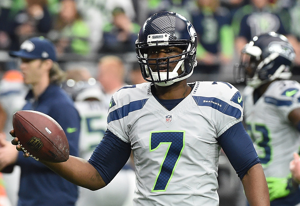 Tarvaris Jackson #7 of the Seattle Seahawks warms up on the field prior to the NFL game against the Arizona Cardinals at University of Phoenix Stadium on January 3, 2016 in Glendale, Arizona. (Photo by Norm Hall/Getty Images)