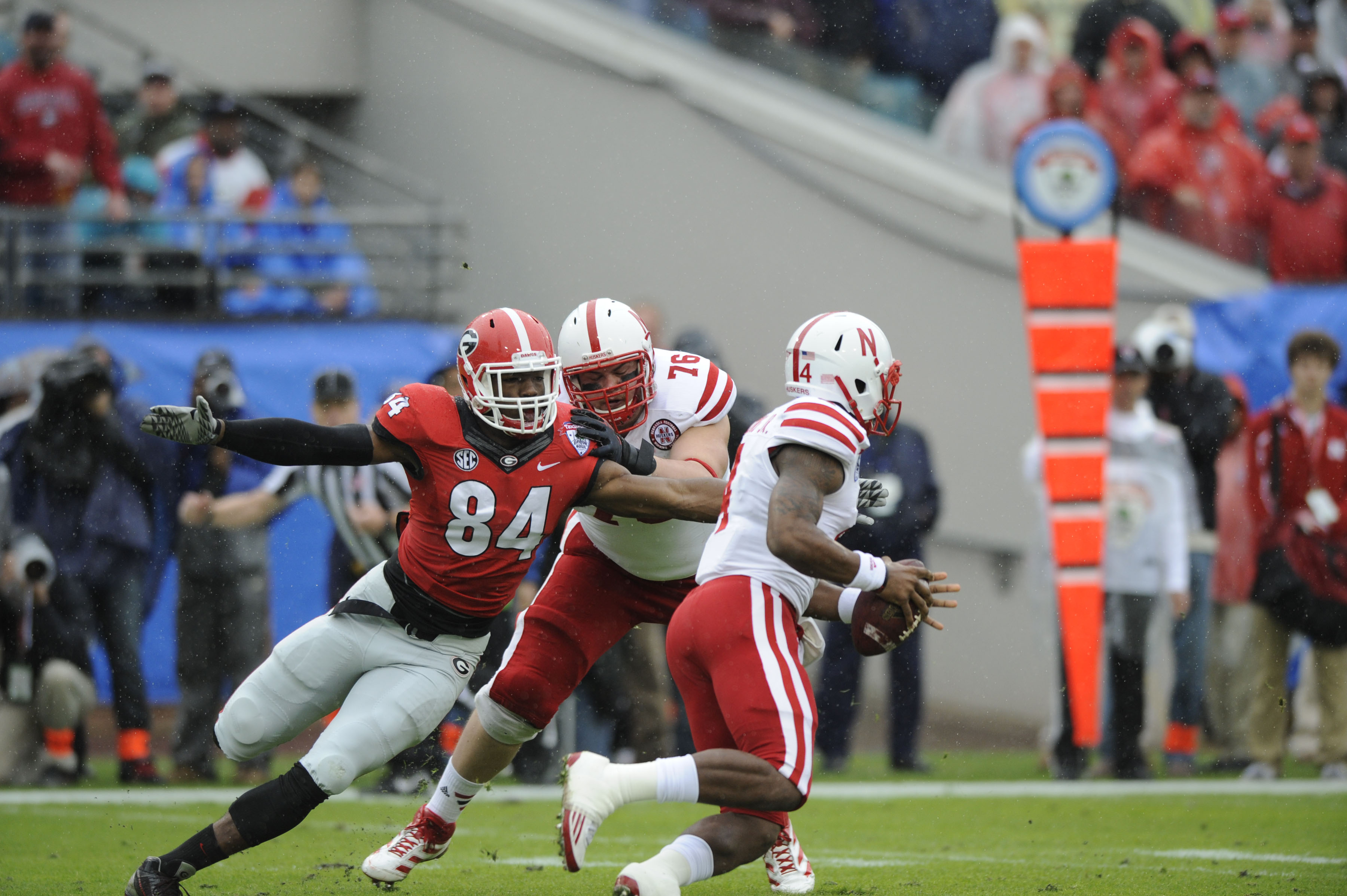 New Bears linebacker Leonard Floyd during Georgia's game against Nebraska in the TaxSlayer.com Gator Bowl in 2014. (Photo by John Kelley)
