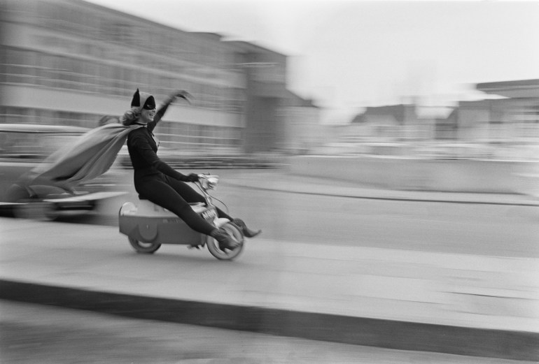 American ballet dancer and actress Yvonne Craig, best known for her role as Batgirl from the TV series 'Batman', 1967. (Photo by Len Trievnor/Express/Hulton Archive/Getty Images)