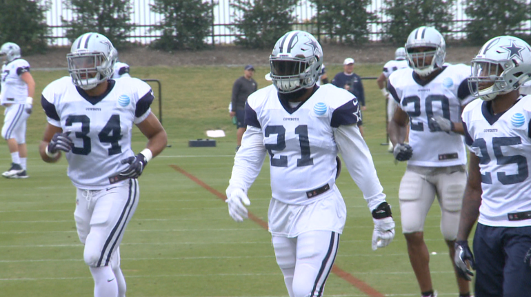 Ezekiel Elliott (#21) leads the Cowboys' rushing corps in Sunday's practice.